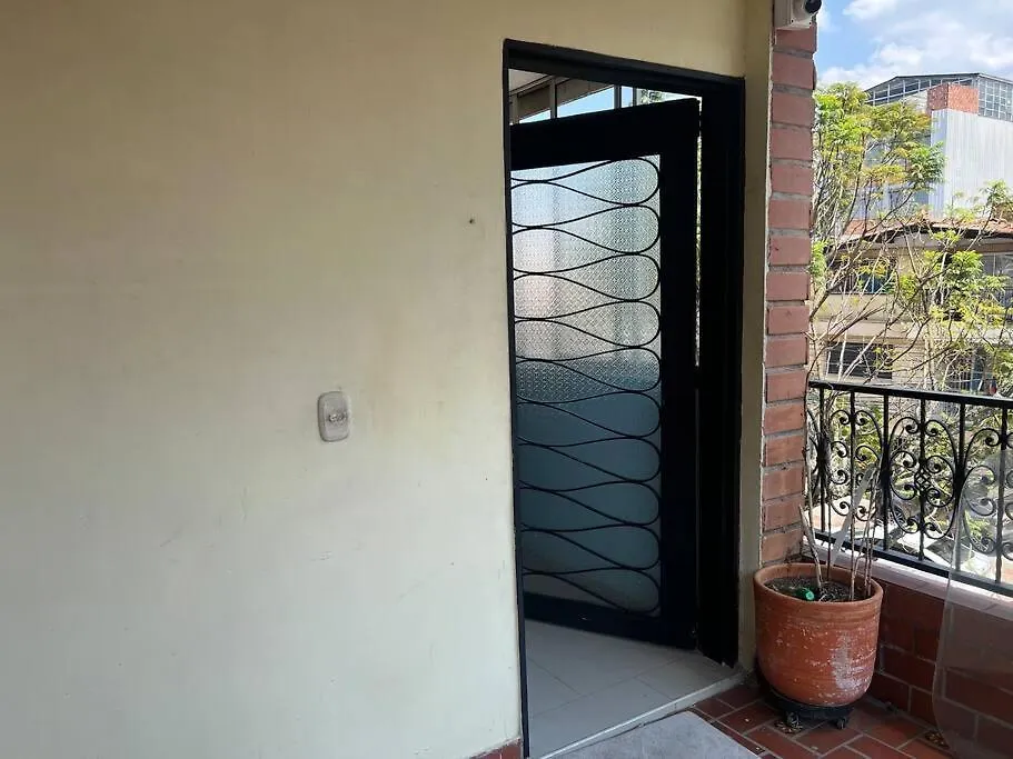 Casa De Lujo Muy Amplia Con Ubicacion Privilegiada Medellin