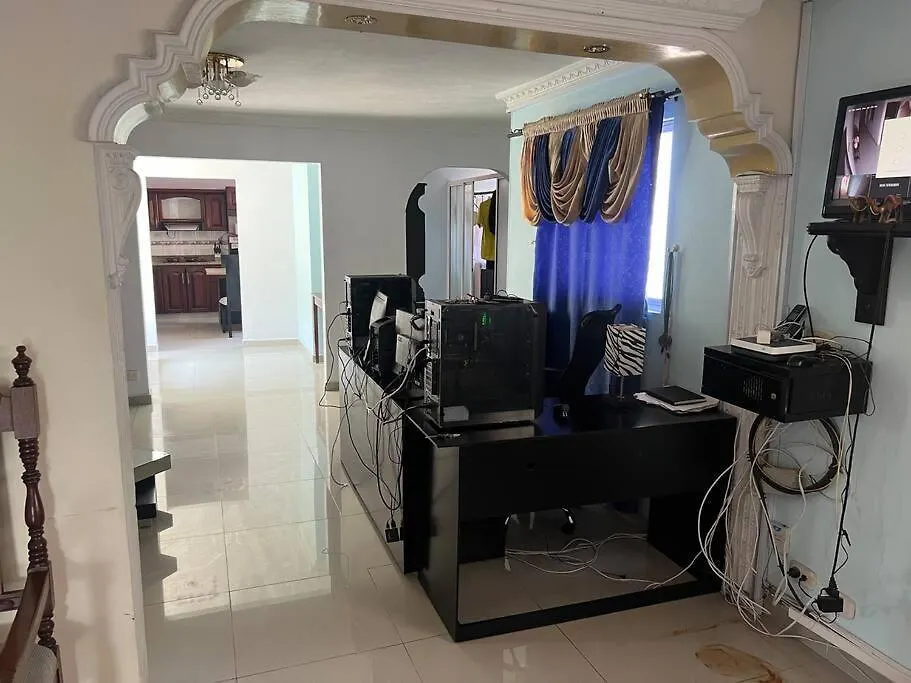 Casa De Lujo Muy Amplia Con Ubicacion Privilegiada Medellin 0*,