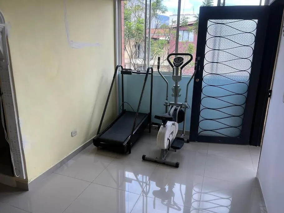 Casa De Lujo Muy Amplia Con Ubicacion Privilegiada Medellin
