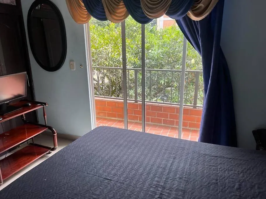Casa De Lujo Muy Amplia Con Ubicacion Privilegiada Medellin