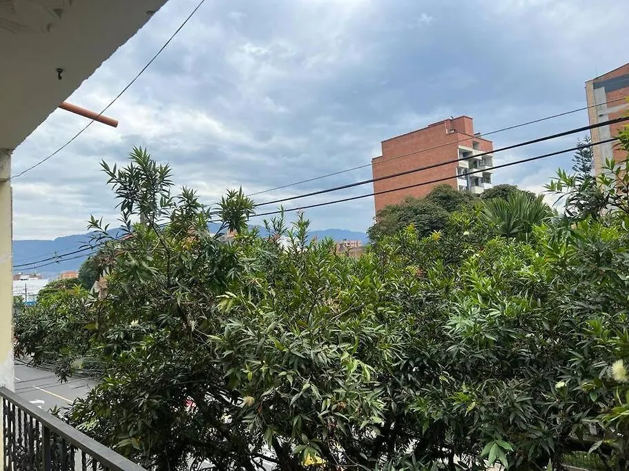 Casa De Lujo Muy Amplia Con Ubicacion Privilegiada Medellin Colombia