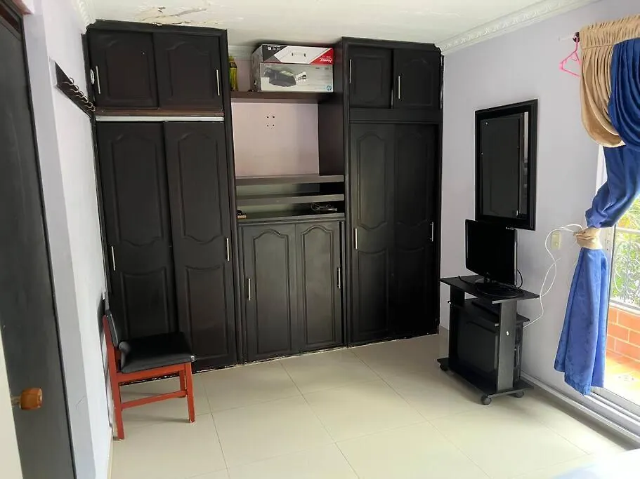 Casa De Lujo Muy Amplia Con Ubicacion Privilegiada contacts